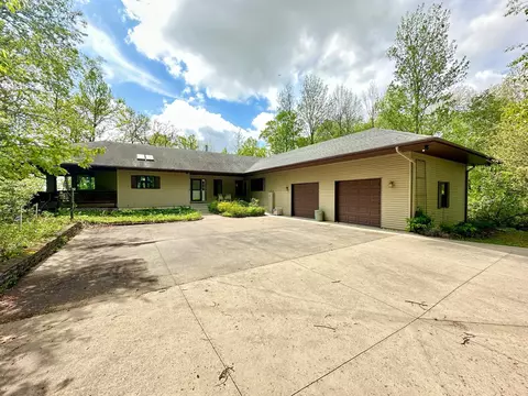 58145 350th Ave, Zumbro Falls, MN 55991
