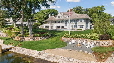 19955 Cottagewood Ave, Deephaven, MN 55331