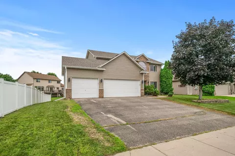 2836 18th Ave E, Shakopee, MN 55379