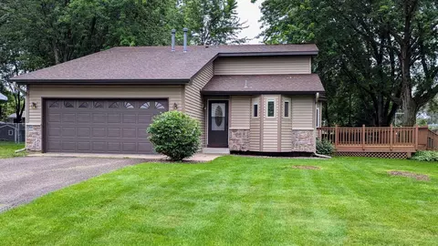 1968 72nd St, Hugo, MN 55038