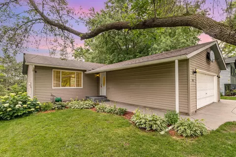 5937 Cedarwood St NE, Prior Lake, MN 55372