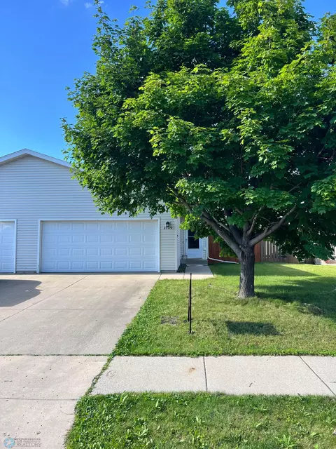 2909 Dakota Park Cir S, Fargo, ND 58104