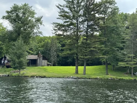 1852 Kemah Park Ln, Milltown, WI 54810