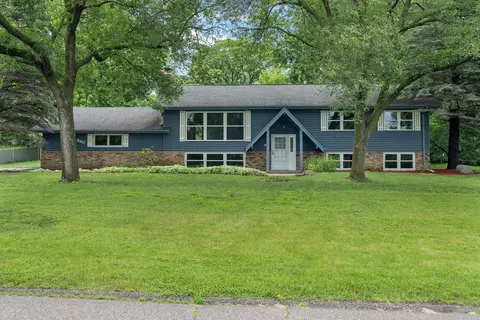 2110 Xanthus Ln N, Plymouth, MN 55447