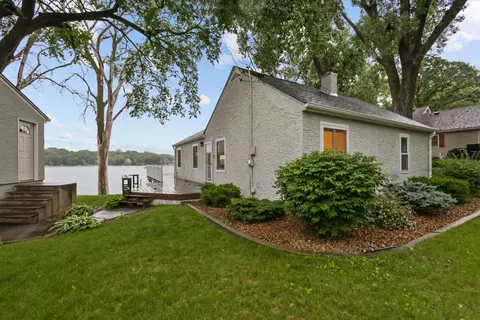 4311 Snail Lake Blvd, Shoreview, MN 55126