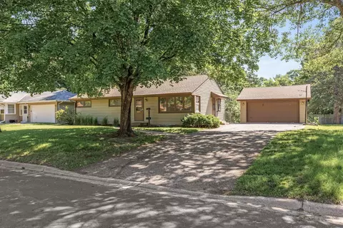 10449 York Ave S, Bloomington, MN 55431