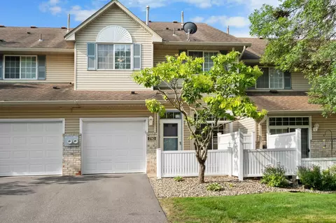 2782 Mallard Dr, Woodbury, MN 55125