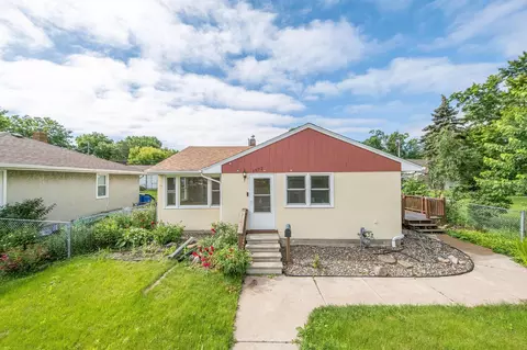 1072 Pacific St, Saint Paul, MN 55106