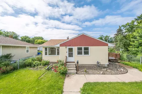 1072 Pacific St, Saint Paul, MN 55106