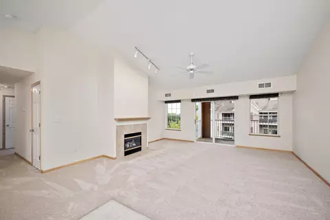 12727 College View Dr #307, Eden Prairie, MN 55347