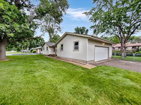 20650 Iceland Ave, Lakeville, MN 55044