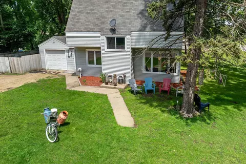 1610 E 86th St, Bloomington, MN 55425