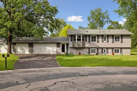 1875 Gold Trl, Eagan, MN 55122