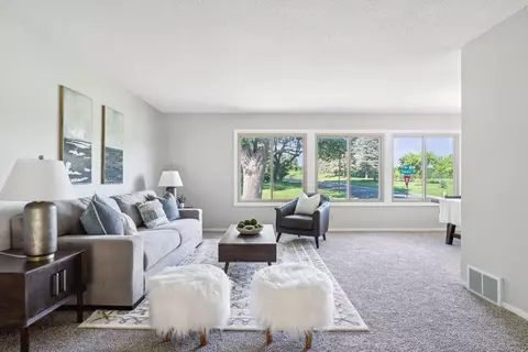 8694 Ridgewind Rd, Eden Prairie, MN 55344