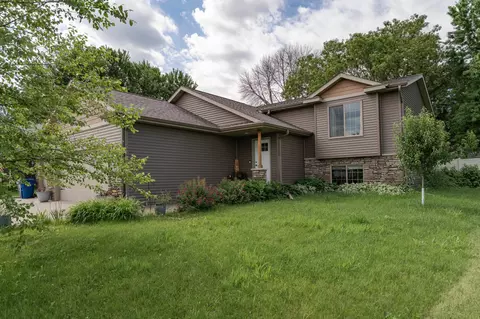 417 7th St NW, Dodge Center, MN 55927