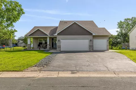 20700 Camden Cir, Farmington, MN 55024