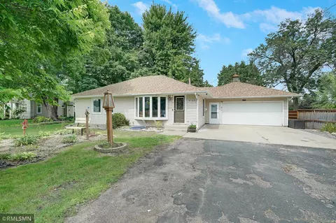 16100 Gleason Lake Rd, Wayzata, MN 55391
