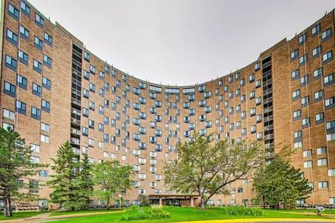 1181 Edgcumbe Rd #1711, Saint Paul, MN 55105