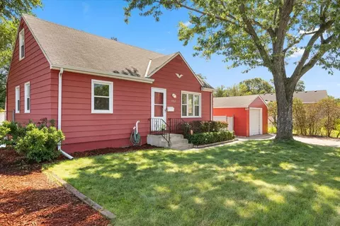 4769 2 12 St NE, Fridley, MN 55421