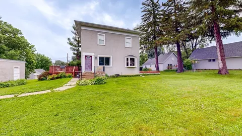685 Lincoln Ave, Zumbrota, MN 55992