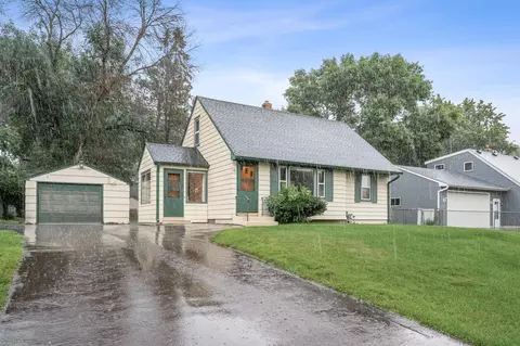 131 Mount Vernon Ave, Maplewood, MN 55117