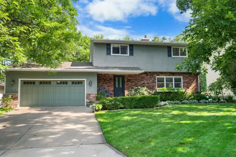 459 Betty Ln, West Saint Paul, MN 55118