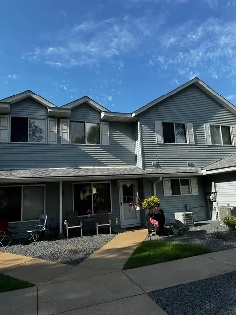 113 96th Ln NE, Blaine, MN 55434