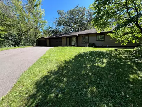 2012 Eaglewood Ln, Shakopee, MN 55379