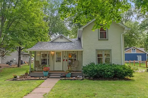 214 7th St, River Falls, WI 54022