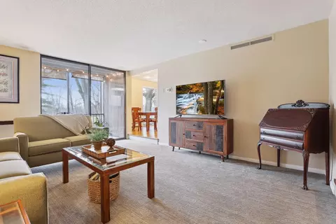 6075 Lincoln Dr #111, Edina, MN 55436