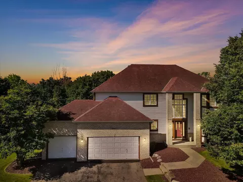 17917 Cascade Dr, Eden Prairie, MN 55347