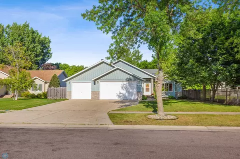 3626 20th St S, Fargo, ND 58104