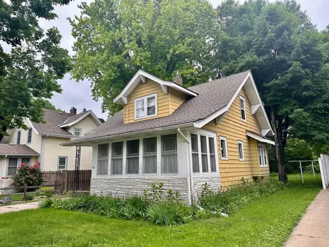 705 4th St SE, Willmar, MN 56201