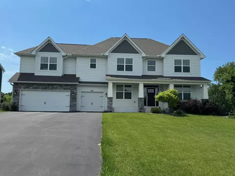 1314 Interlachen Dr, Eagan, MN 55123