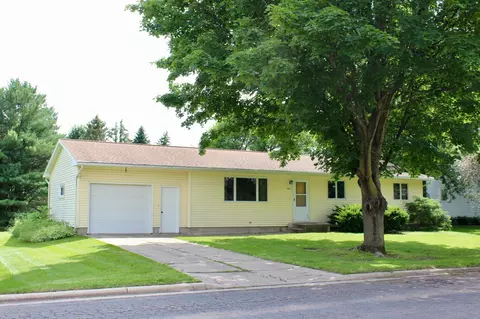 433 2nd St SW, Blooming Prairie, MN 55917