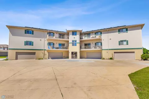 5855 24th St S #202, Fargo, ND 58104