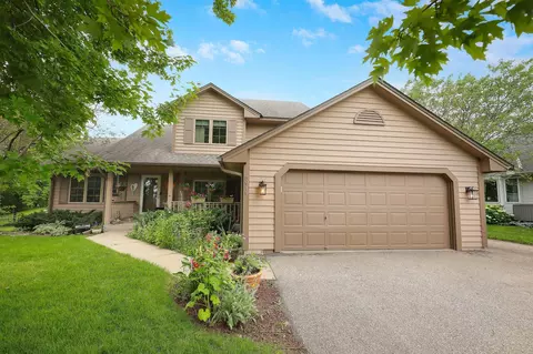 5919 S Park Dr, Savage, MN 55378