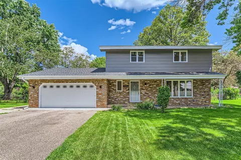 7748 Florida Cir N, Brooklyn Park, MN 55445
