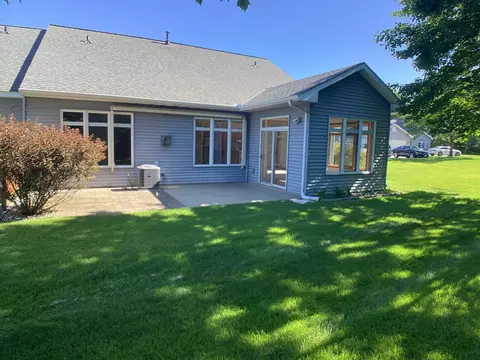 112002 Hidden Creek Pl, Chaska, MN 55318