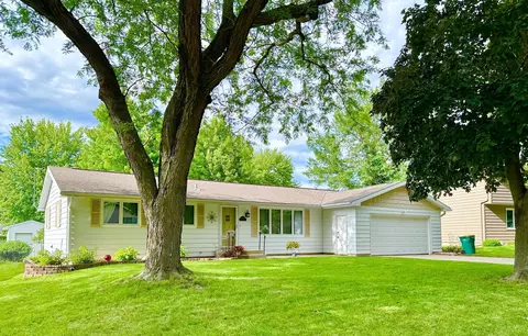 1013 Skylark Ln, Albert Lea, MN 56007