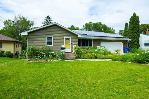 1585 Old Hudson Rd, Saint Paul, MN 55106