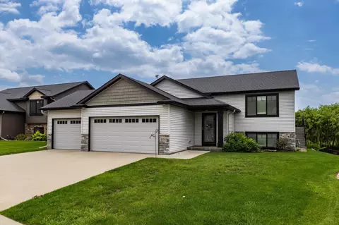 3452 Bridgeview Dr SE, Rochester, MN 55904