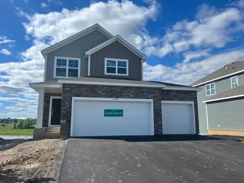 7305 183rd St W, Lakeville, MN 55044