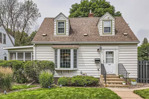 1121 Smith Ave S, West Saint Paul, MN 55118