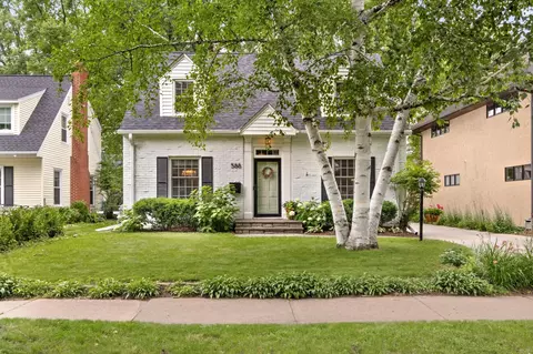 588 Montrose Ln, Saint Paul, MN 55116