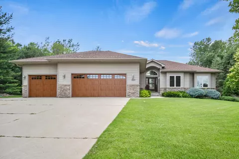 1900 Woodcrest Dr NE, Owatonna, MN 55060