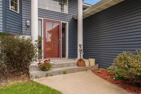 2802 Edward Dr, Saint Cloud, MN 56301 photo 2