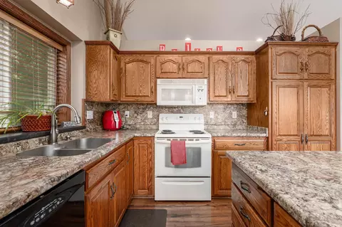 2802 Edward Dr, Saint Cloud, MN 56301 photo 10