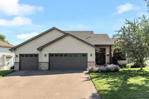 5400 Kings Cir N, Brooklyn Park, MN 55443
