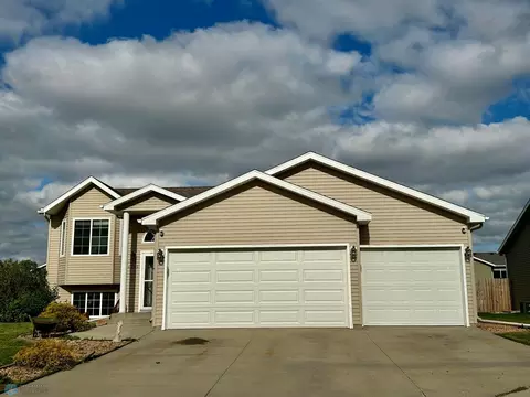 4515 11th St W, West Fargo, ND 58078